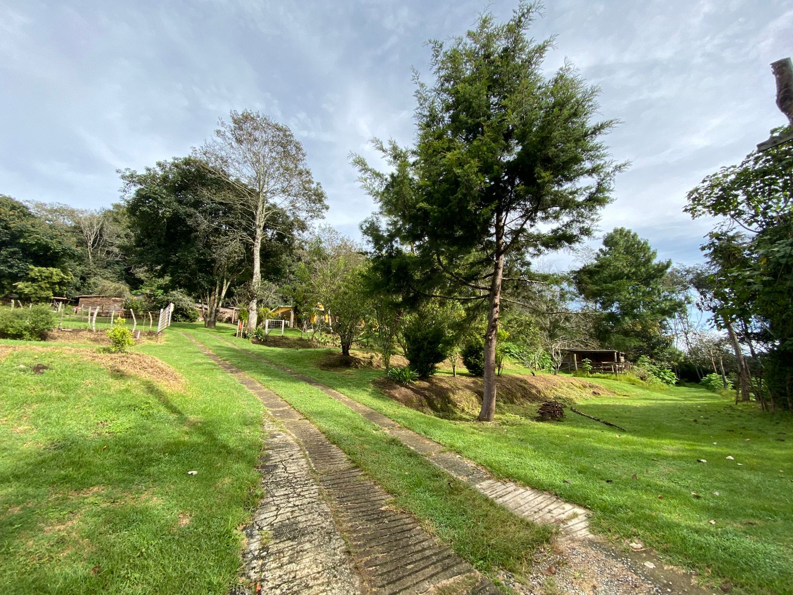 Granja de 3 manzanas en San Pedro Sacatepéquez
