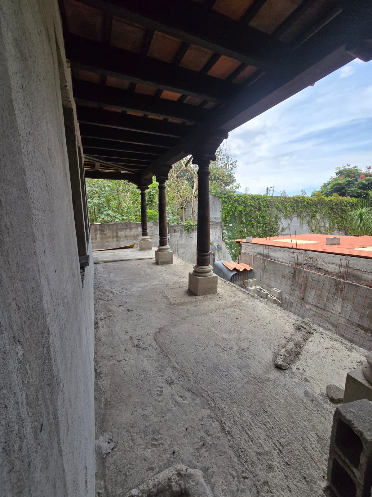 Santa Ana Antigua Guatemala, casa en obra gris — foto 4