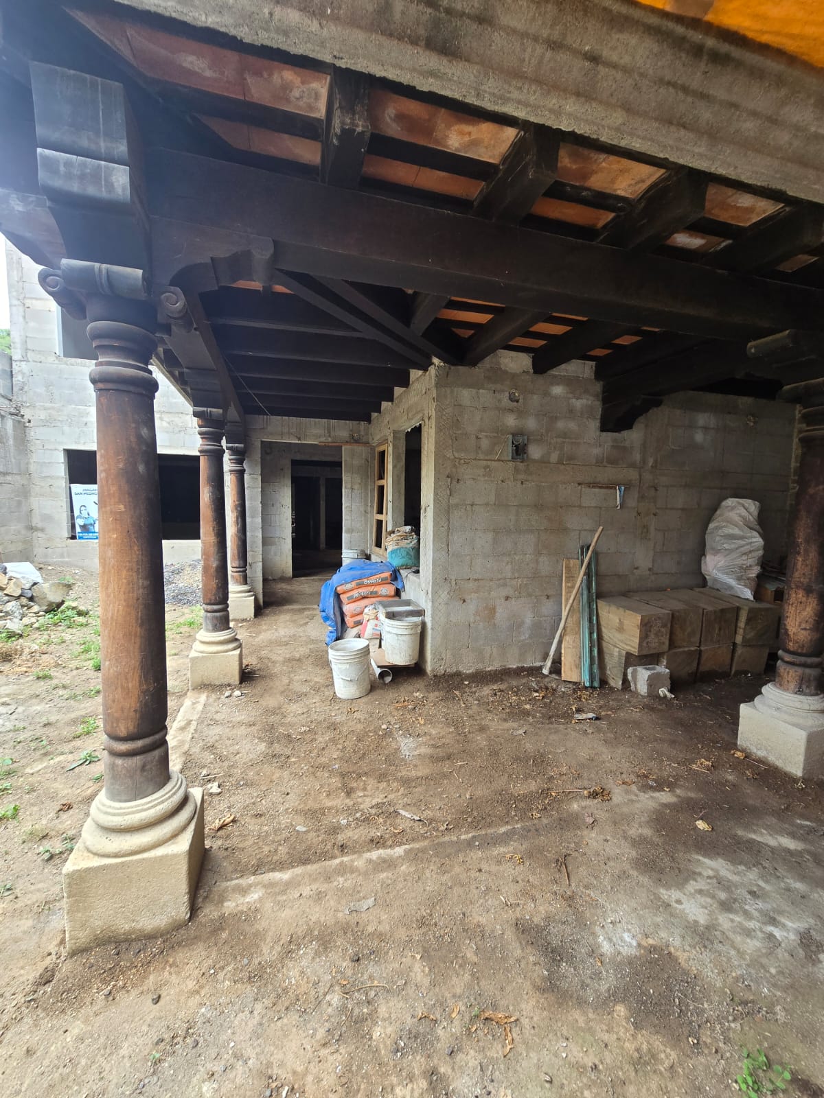 Santa Ana Antigua Guatemala, casa en obra gris — foto 9